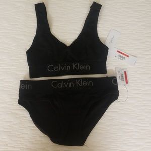 Calvin Klein bra/panty set